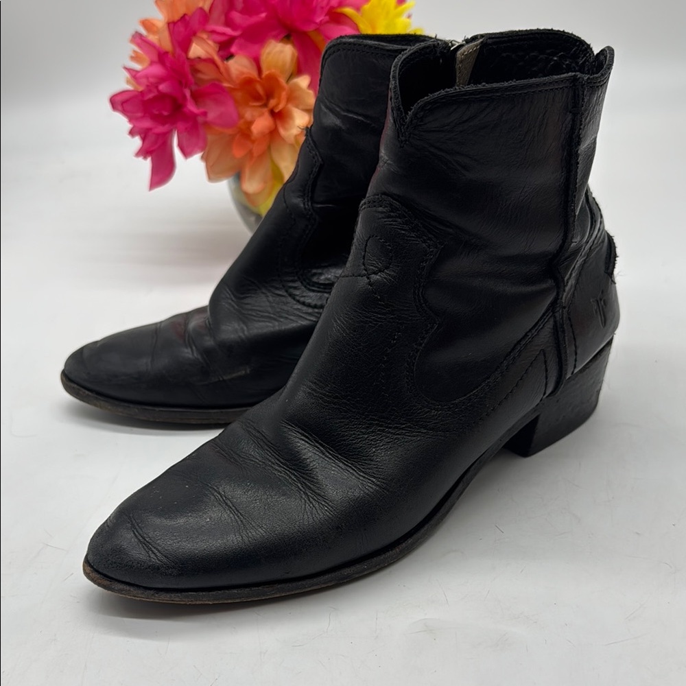 Frye Black Leather Western Style Costal Cowgirl Ankle Booties 7.5 BAB8651H